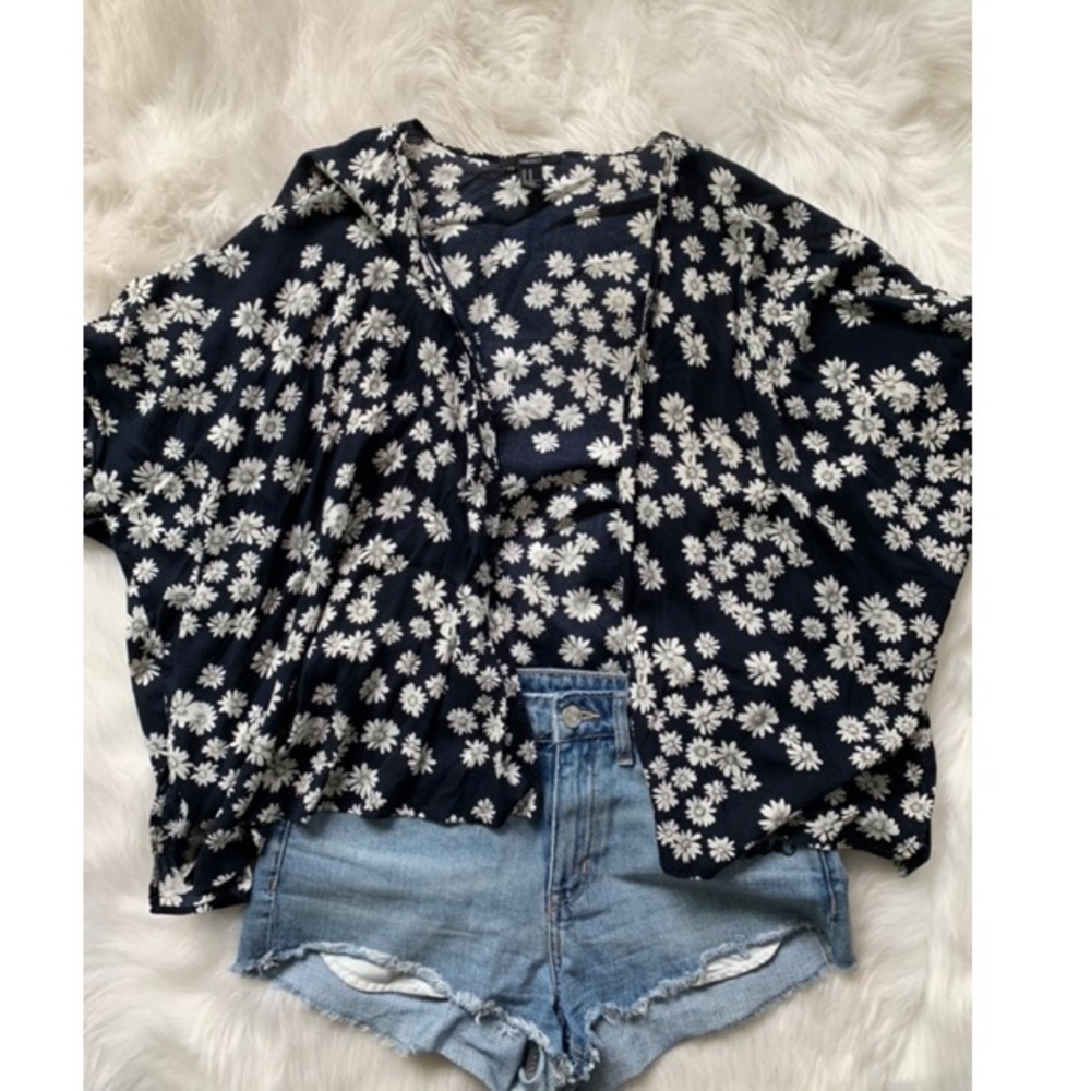 Daisy print kimono